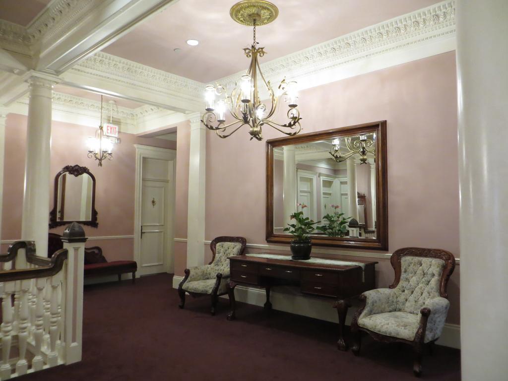 The Hotel 3*